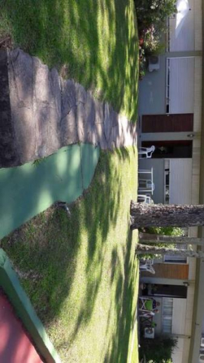 Apartamento con entrada independiente y jardín